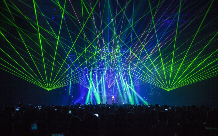 OMEGA – CSILLAGOK ÚTJÁN NAGYZENEKAROS SZUPERKONCERT!