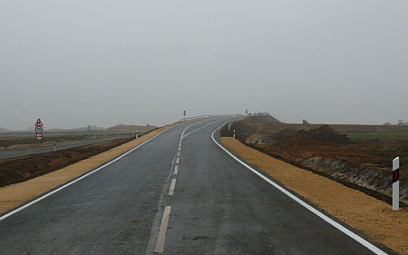 Átadták a felüljárót a 86-os főút vépi csomópontjában