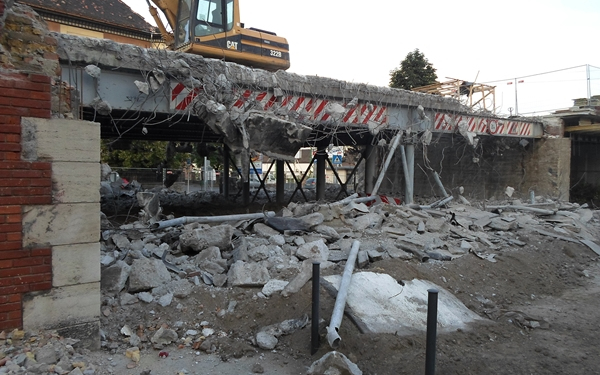 Lezárták a Baross Gábor híd Révai Miklós utcai hídnyílását 