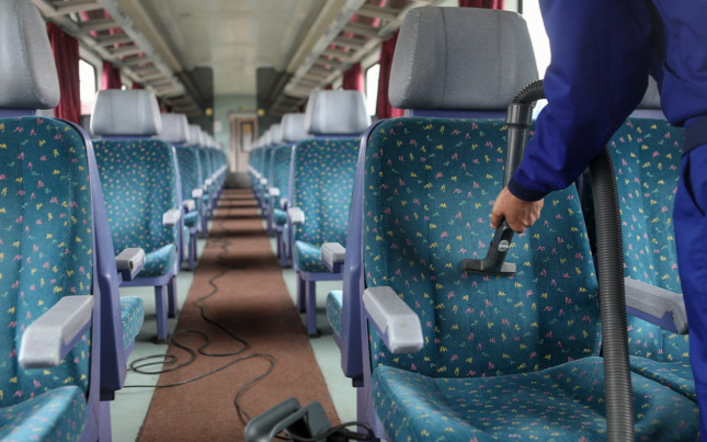 Tisztább kocsikat ígér a MÁV