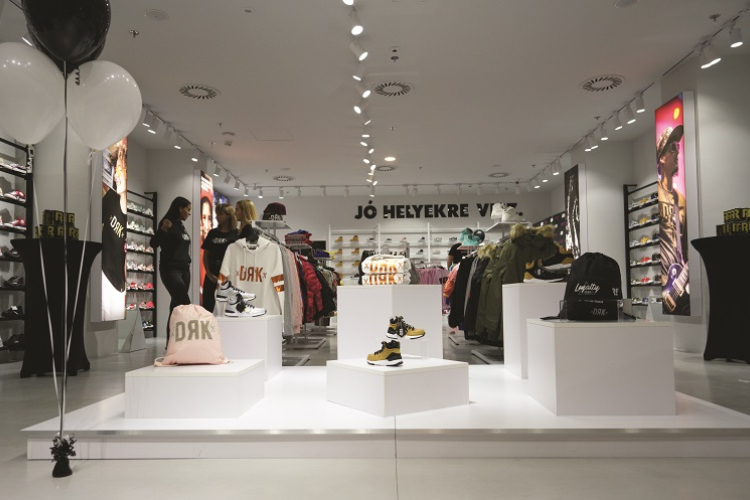 GYŐRBEN IS NAGYON OTT VAN A DORKO!