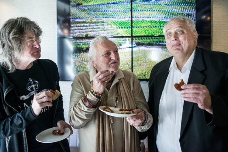 A csabai kolbász nagykövete lett az Omega együttes