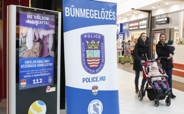 Győrben már digitális táblákon is ott van a rendőrség 