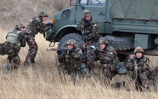 Éleslövészet a győrszentiváni katonai lőtéren 
