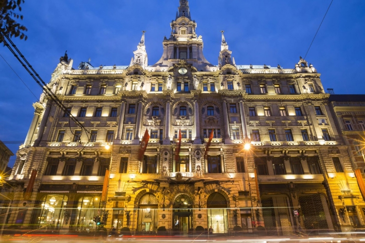 Francia vállalat vette meg a budapesti New York Palotát