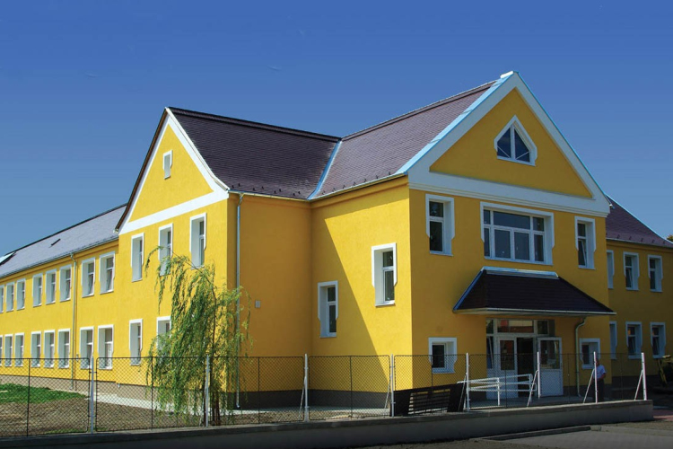 Győrzámoly: Kinőtték az iskolát, konténerrel bővülnek