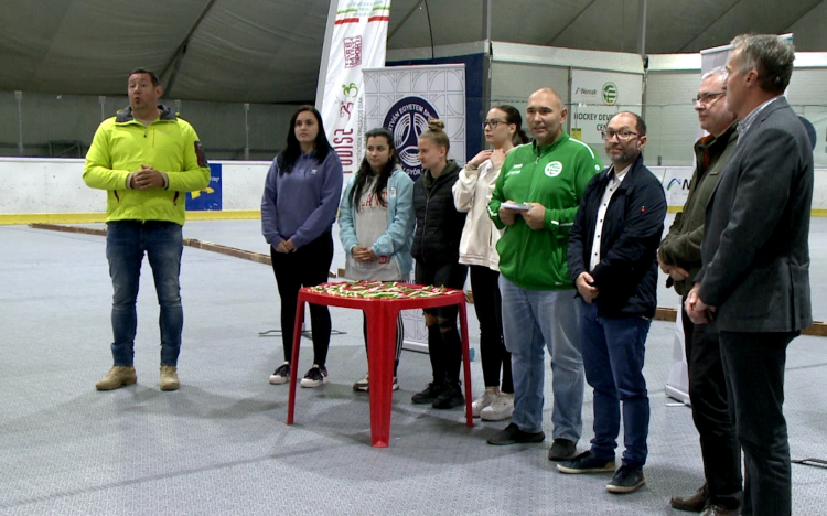 Jeges sportnap a győri jégpályán