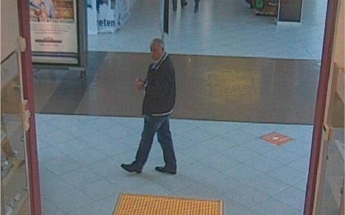 Keresik! Lopott ékszert adott el Győrben 