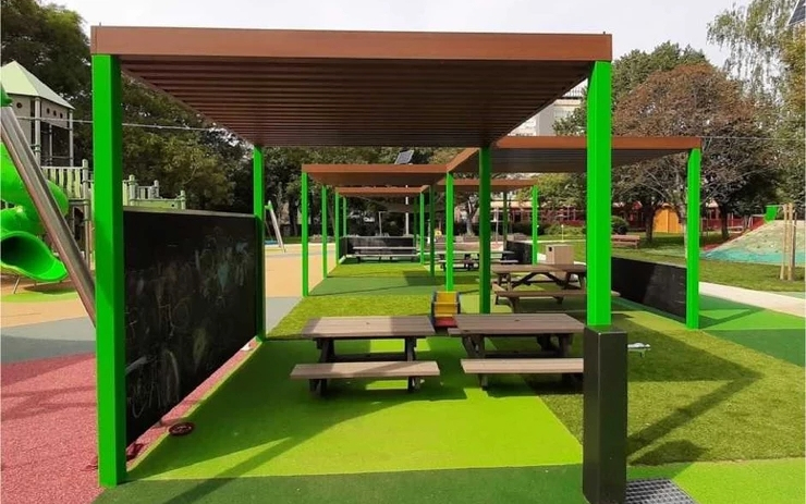 Innovatív játszótér épül a Mobilisnél