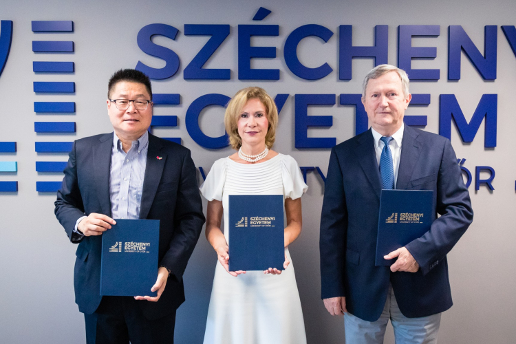 Együttműködik a Széchenyi István Egyetem és a kínai Semcorp vállalat