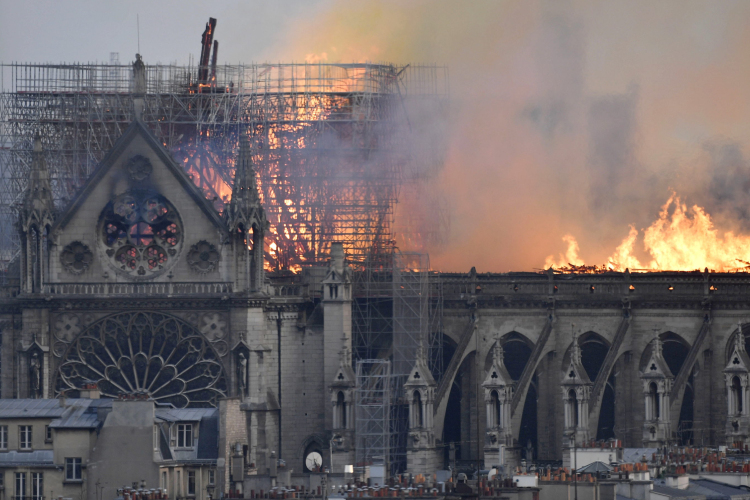 Ólommérgezést kaphatott egy fiú a Notre Dame-i tűzvészben