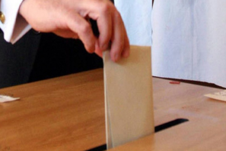 Polgármestert választanak vasárnap Rábcakapiban