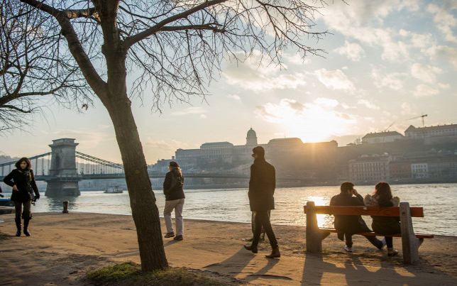 Szeles, ugyakkor tavaszias időnk lesz, 15 fokkal 