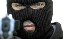 Álbombával fenyegetőzött 