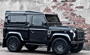 Megerőszakolta a parkolóban... a terepjárót!