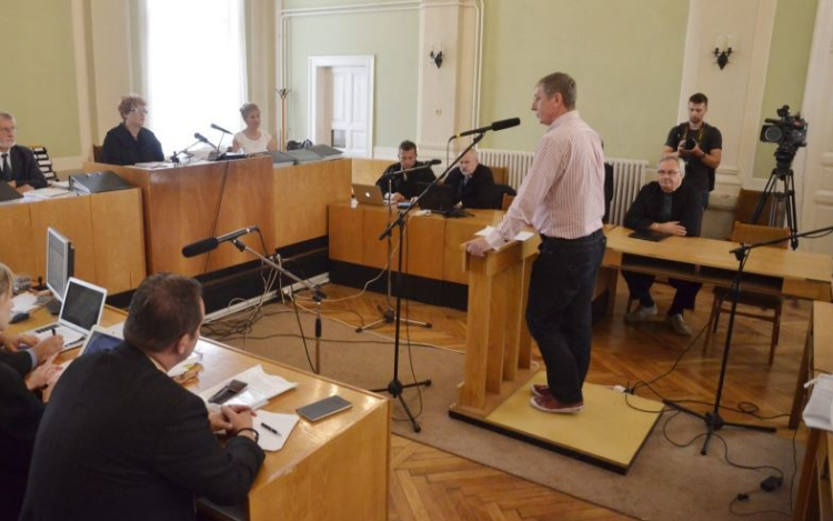 Sukoró-ügy - Gyurcsány szerint protokolláris találkozón fogadta a befektetőket