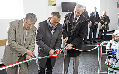 Átadták az új jégpályát