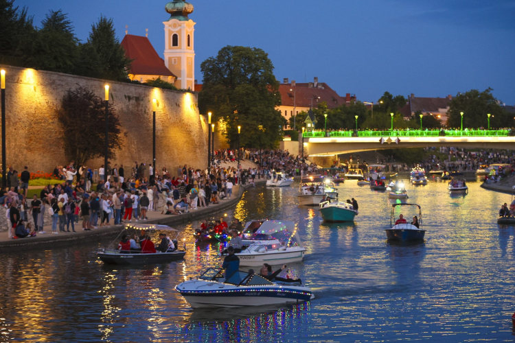 A folyók ünnepe: újra megrendezik a II. Lampionos Hajós Felvonulást Győrben
