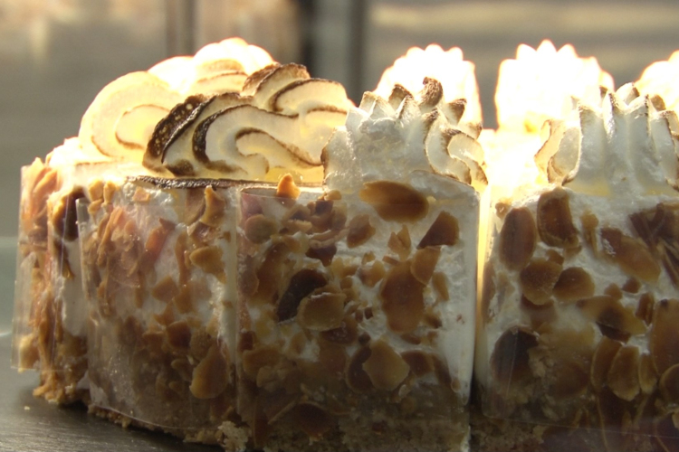 Bajba kerülhetnek a cukrászdák