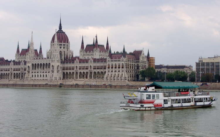 Új hajók forgalomba helyezését tervezi a BKV