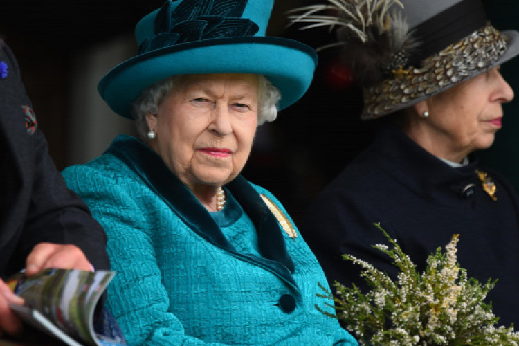 Koronavírus: II. Erzsébet elhagyta a Buckingham-palotát 