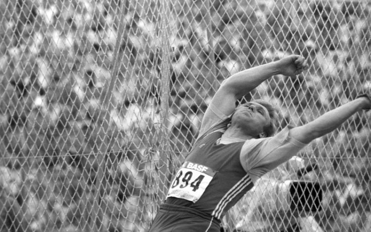 Elesett a biciklijével és meghalt a kalapácsvető olimpiai bajnok