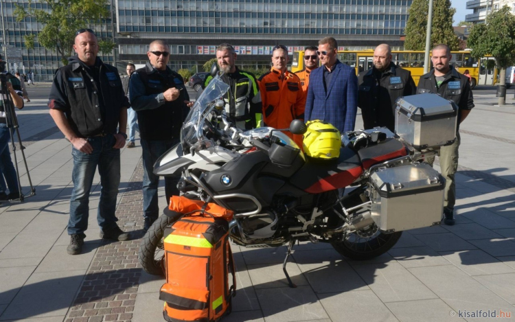 Új motort kaptak a győri speciális mentők