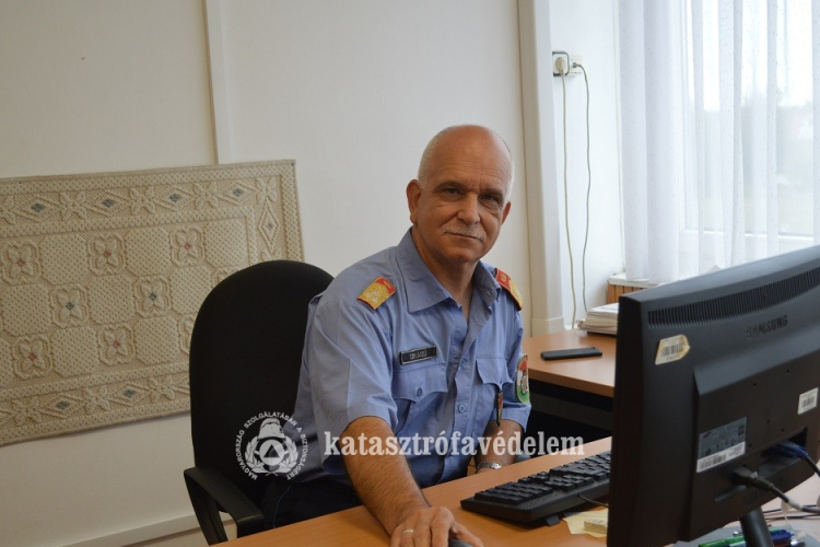 Születésnapján köszöntötték a tűzoltó ezredest