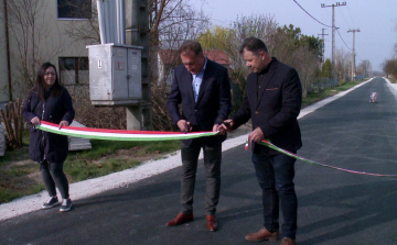 Forgalmas út újult meg Nagybajcson