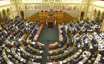 Folytatódik parlament kéthetes ülésszaka