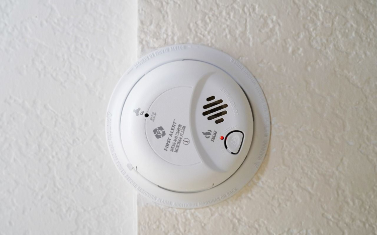 Szén-monoxidot lélegzett be egy lakó a győri Eőrsy Péter utcában