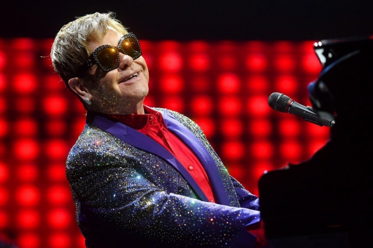 Új-zélandi koncertjeit is  lemondta Elton John