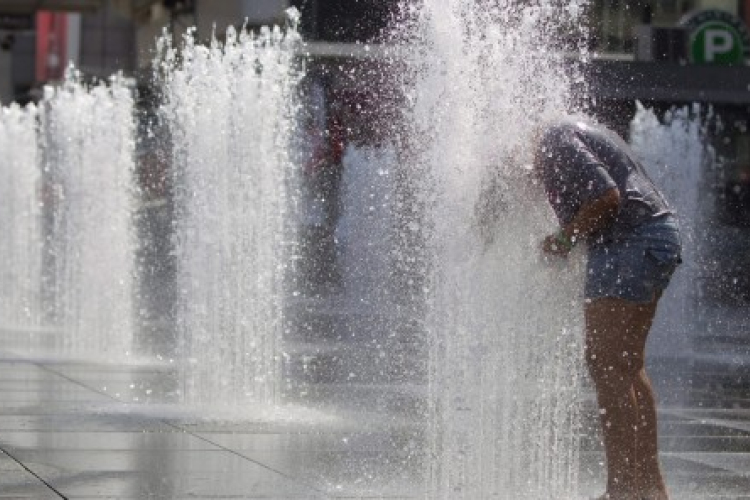 Harmadfokú hőségriadót rendeltek el