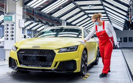 Mattlakkozással is készülnek az Audik Győrben