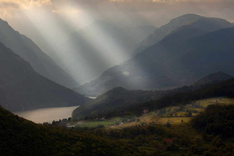 Győri Könyvszalon: Megjelent a Tara fotóalbum 