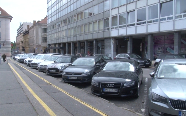 Június 30-ig biztosan nem emelkednek a parkolási díjak Győrben