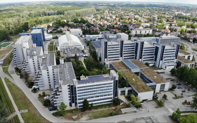 Megemelt összeggel ösztönzi a tudományos munkát a Széchenyi István Egyetem