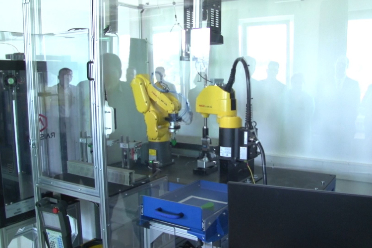 Robotika teremben is tanulhatnak a diákok