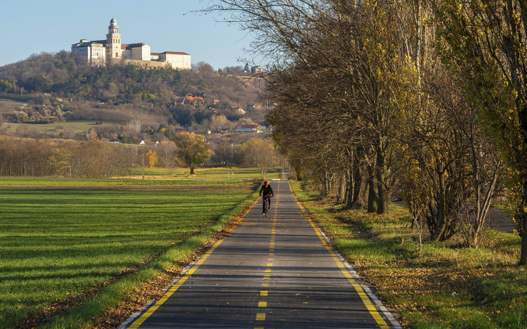 A második lett a Győr-Pannonhalma bicikliút az Év kerékpárútja pályázaton