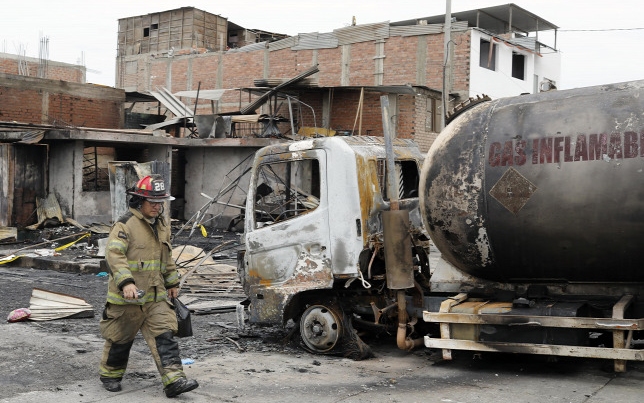 Felrobbant egy gázszállító teherautó Limában, két halott, sokan megsérültek
