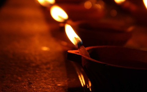 Emlékezés - gyertyagyújtáskor is vigyázzunk! 