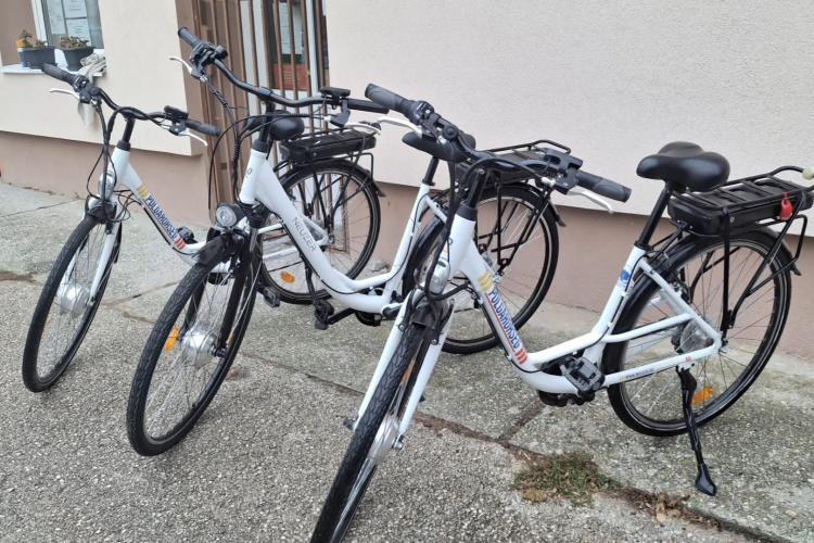 Új eszközöket kaptak a nagybajcsi polgárőrök