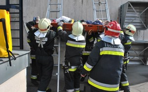 Ezer ember menekült ki egy budapesti kollégiumból