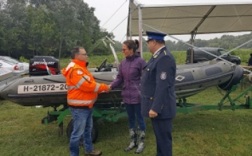YUKON típusú vízsugárhajtású motorcsónakot adományozott a rendőrség Ásványrárón