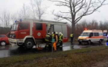 Baleset Iván és Pusztacsalád között 