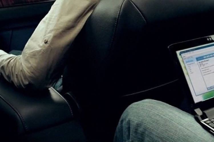 Az interneten öngyilkosságra buzdító férfit fogtak el a BRFK munkatársai