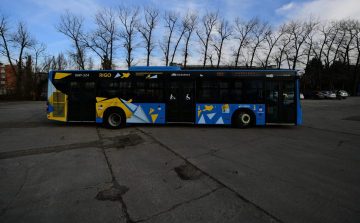 Útjára indul az első Rigó-busz