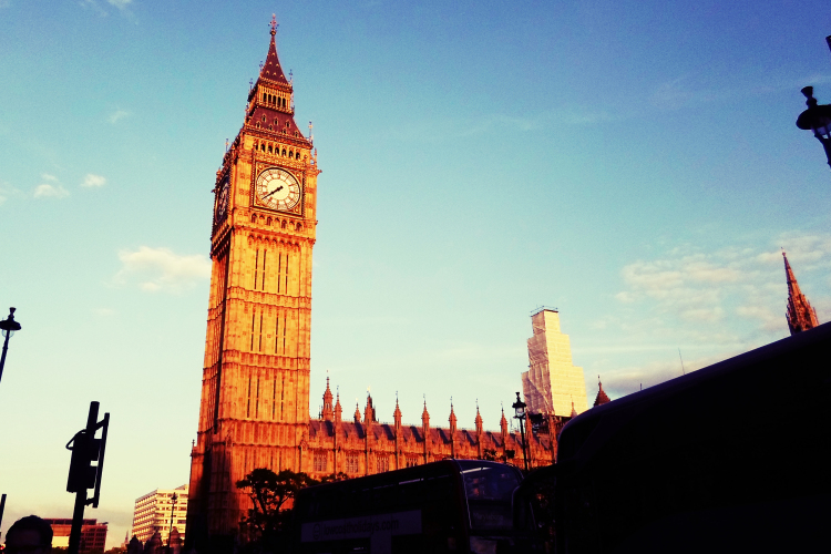 Tízezrével néznek pornót a brit parlamentben