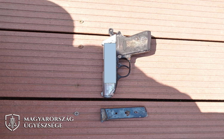 Levágta a lábáról a nyomkövetőt és zaklatta volt párját