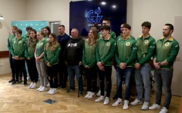 Úszókat köszöntöttek a Városházán